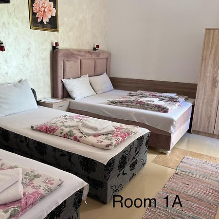 Sobe Sa Sopstvenim Kupatilom Private Rooms Bathroom In Center Novi Sad Ngoại thất bức ảnh