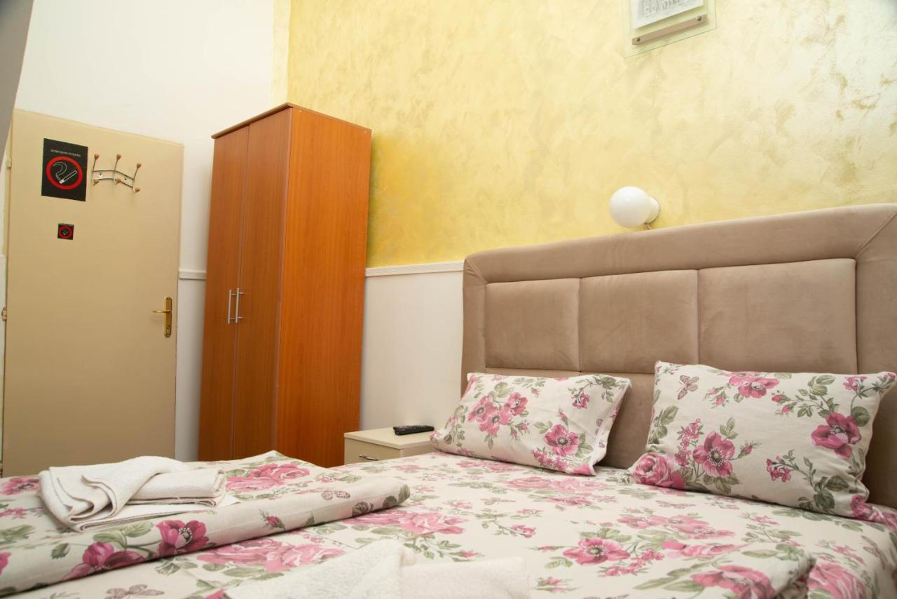 Sobe Sa Sopstvenim Kupatilom Private Rooms Bathroom In Center Novi Sad Ngoại thất bức ảnh