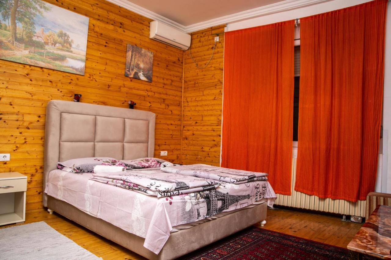 Sobe Sa Sopstvenim Kupatilom Private Rooms Bathroom In Center Novi Sad Ngoại thất bức ảnh