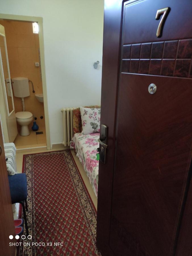 Sobe Sa Sopstvenim Kupatilom Private Rooms Bathroom In Center Novi Sad Ngoại thất bức ảnh