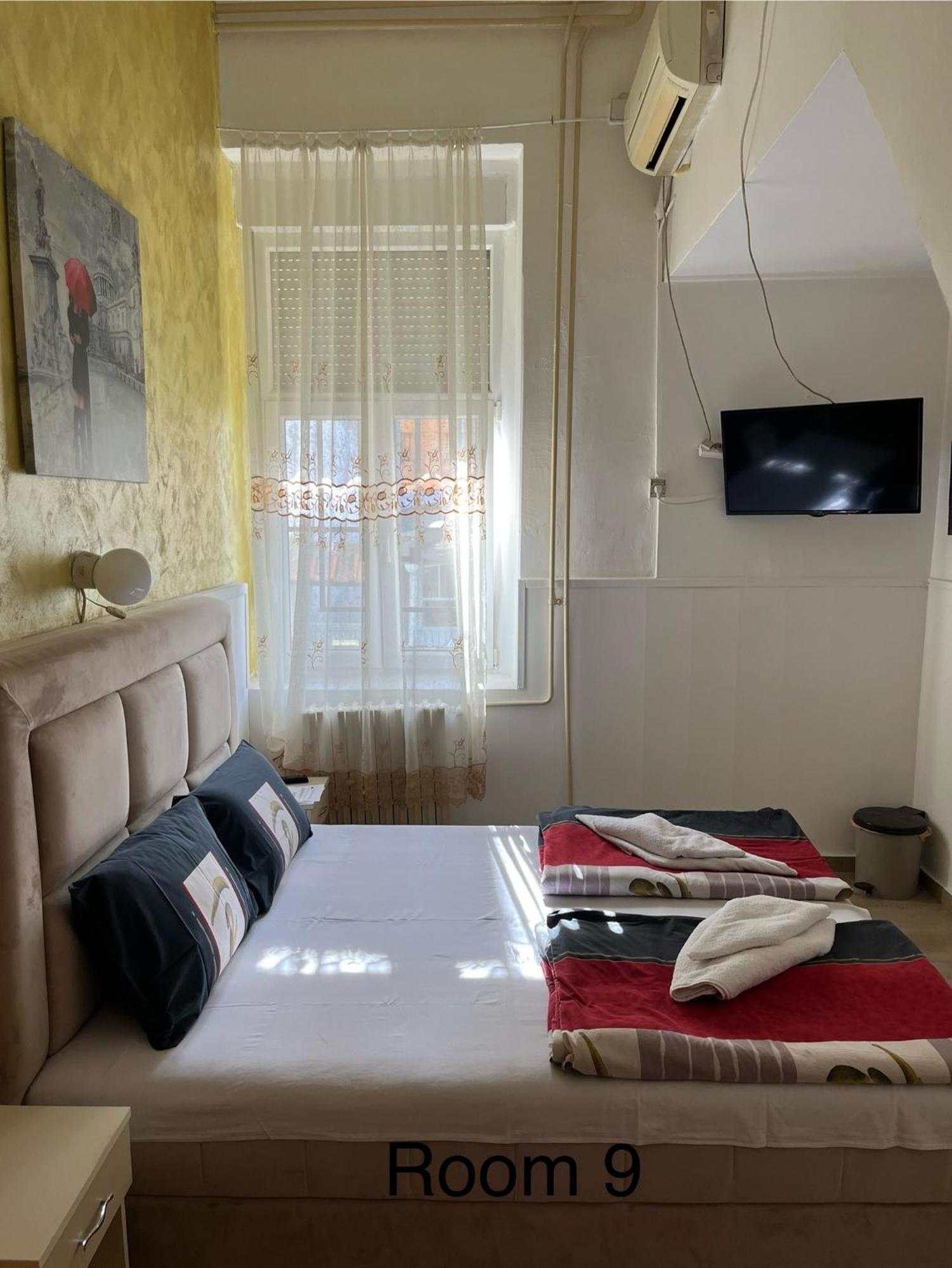 Sobe Sa Sopstvenim Kupatilom Private Rooms Bathroom In Center Novi Sad Ngoại thất bức ảnh