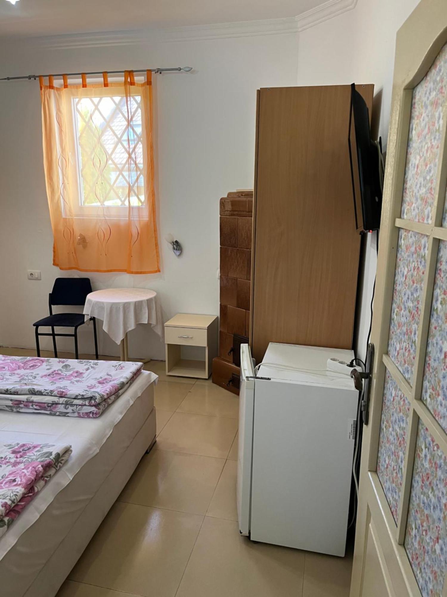 Sobe Sa Sopstvenim Kupatilom Private Rooms Bathroom In Center Novi Sad Ngoại thất bức ảnh
