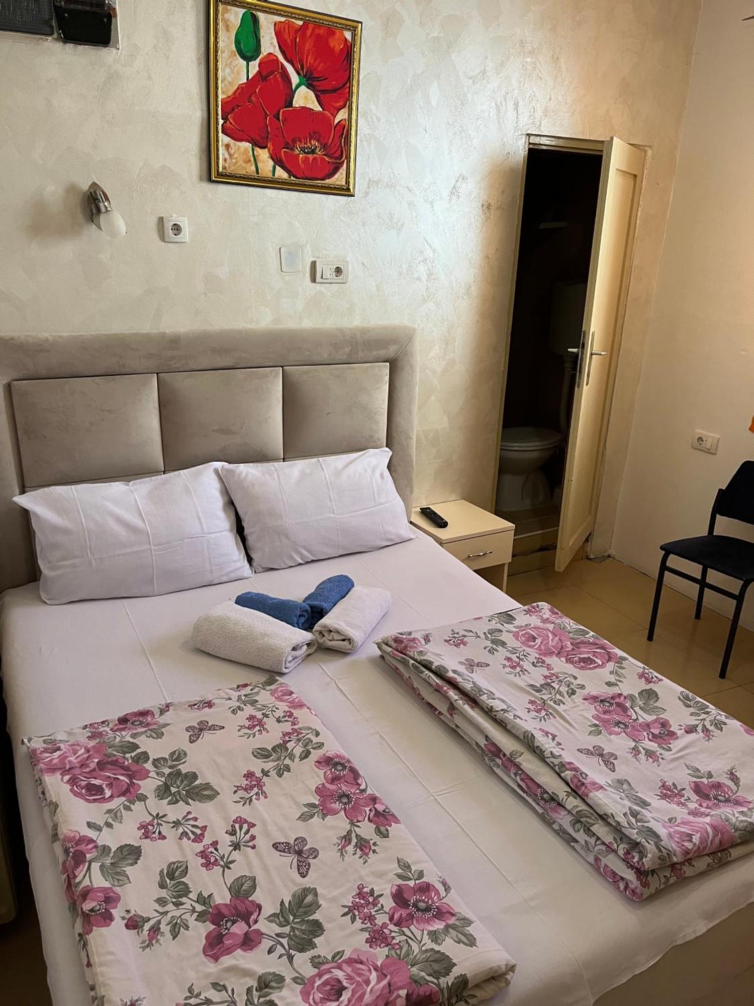 Sobe Sa Sopstvenim Kupatilom Private Rooms Bathroom In Center Novi Sad Ngoại thất bức ảnh