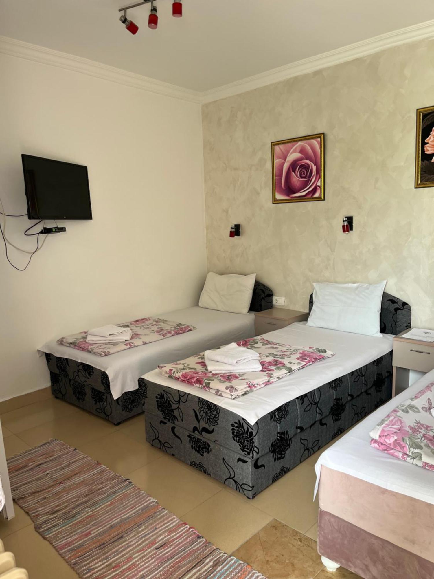Sobe Sa Sopstvenim Kupatilom Private Rooms Bathroom In Center Novi Sad Ngoại thất bức ảnh