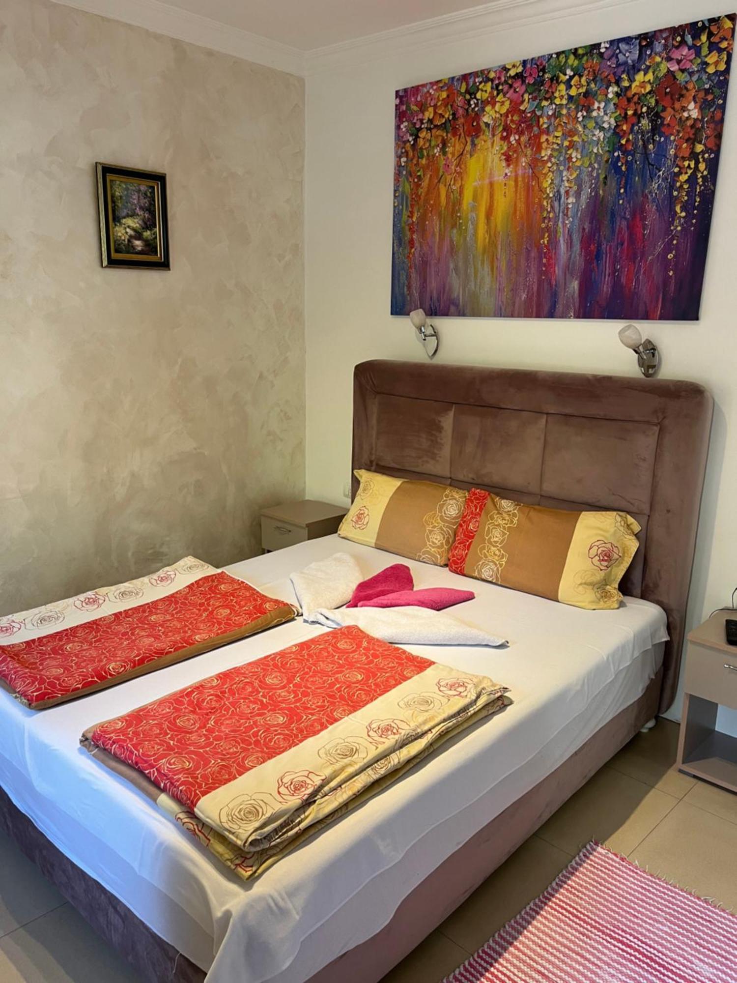 Sobe Sa Sopstvenim Kupatilom Private Rooms Bathroom In Center Novi Sad Ngoại thất bức ảnh