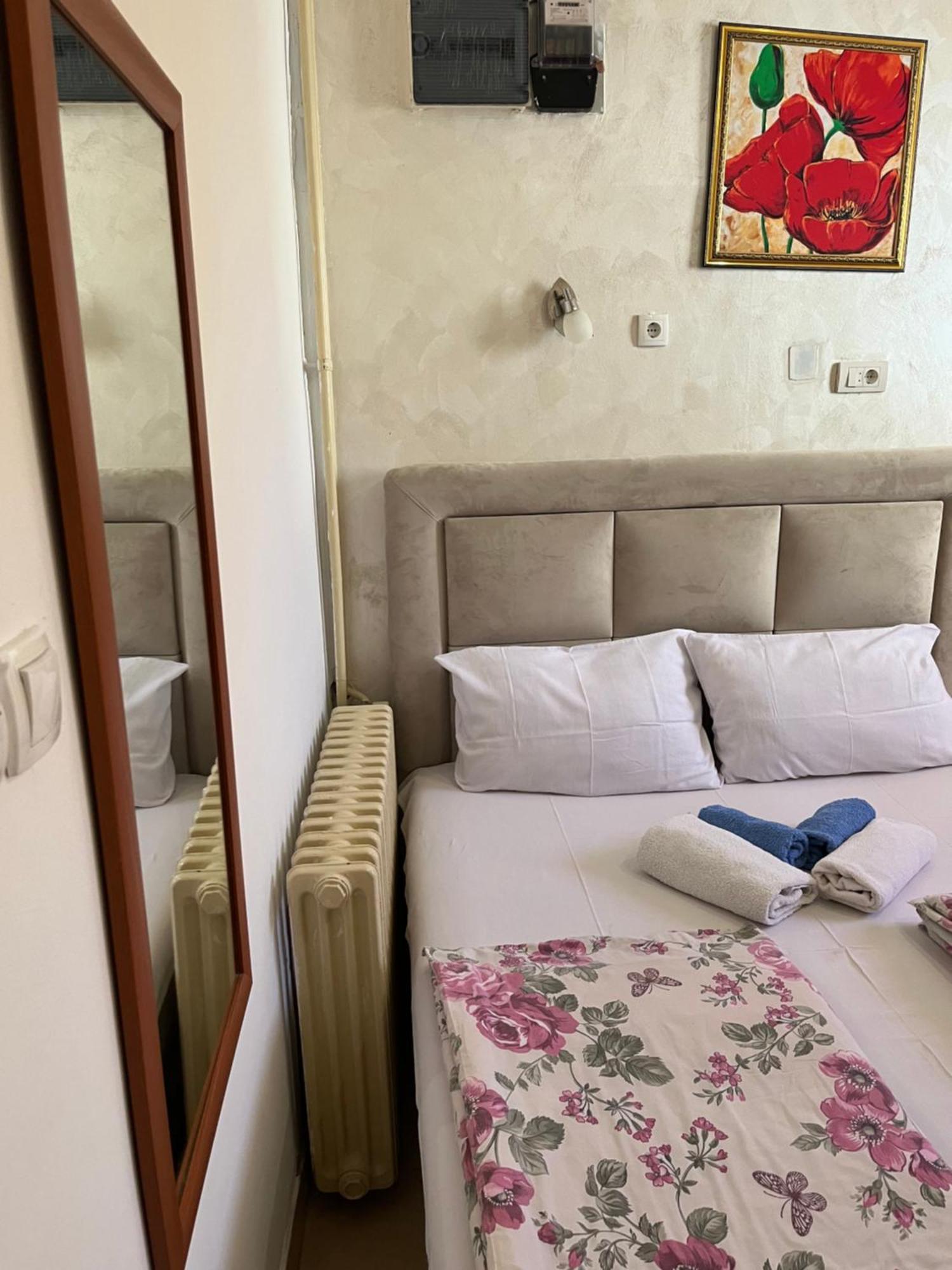 Sobe Sa Sopstvenim Kupatilom Private Rooms Bathroom In Center Novi Sad Ngoại thất bức ảnh