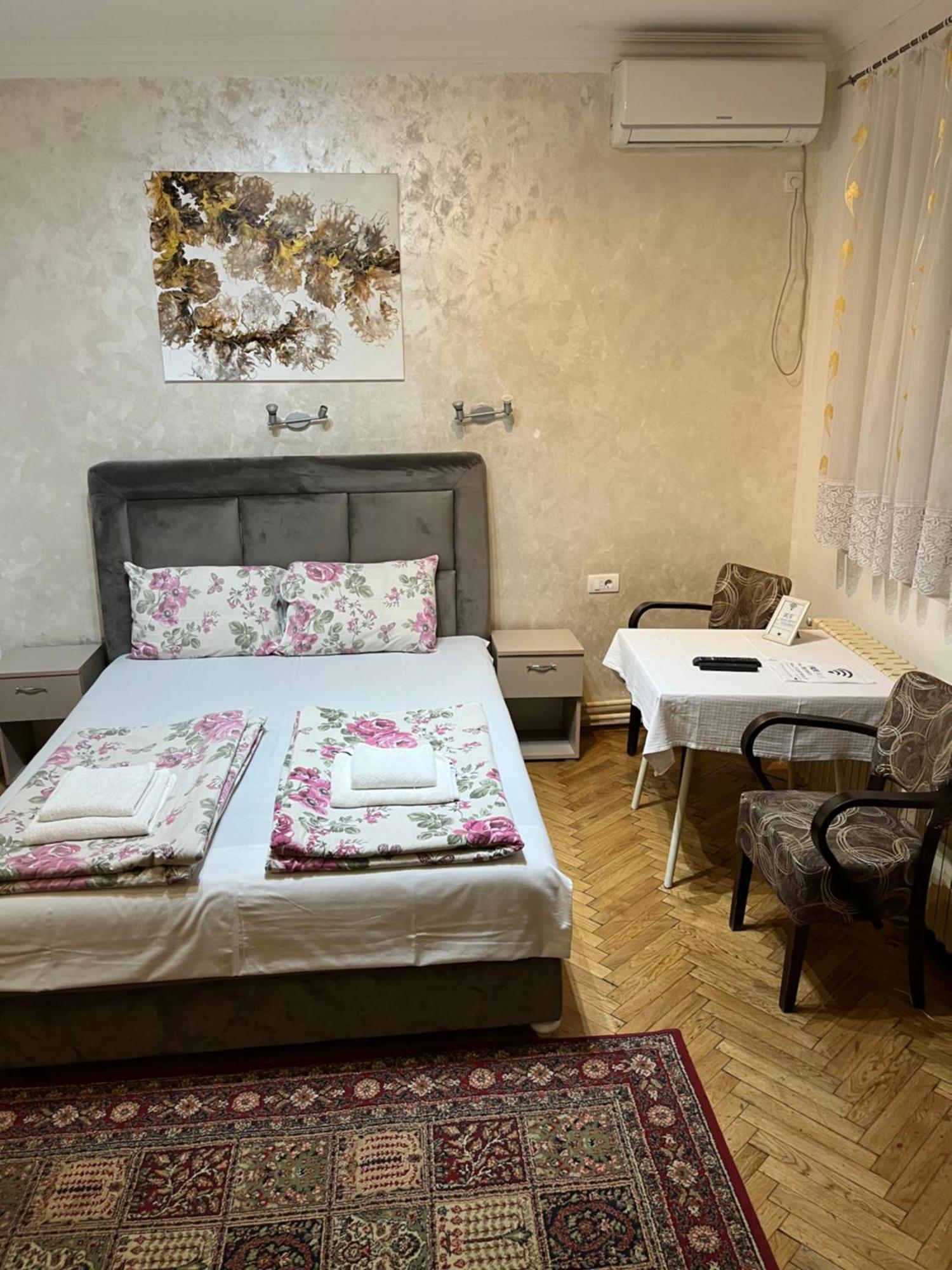 Sobe Sa Sopstvenim Kupatilom Private Rooms Bathroom In Center Novi Sad Ngoại thất bức ảnh