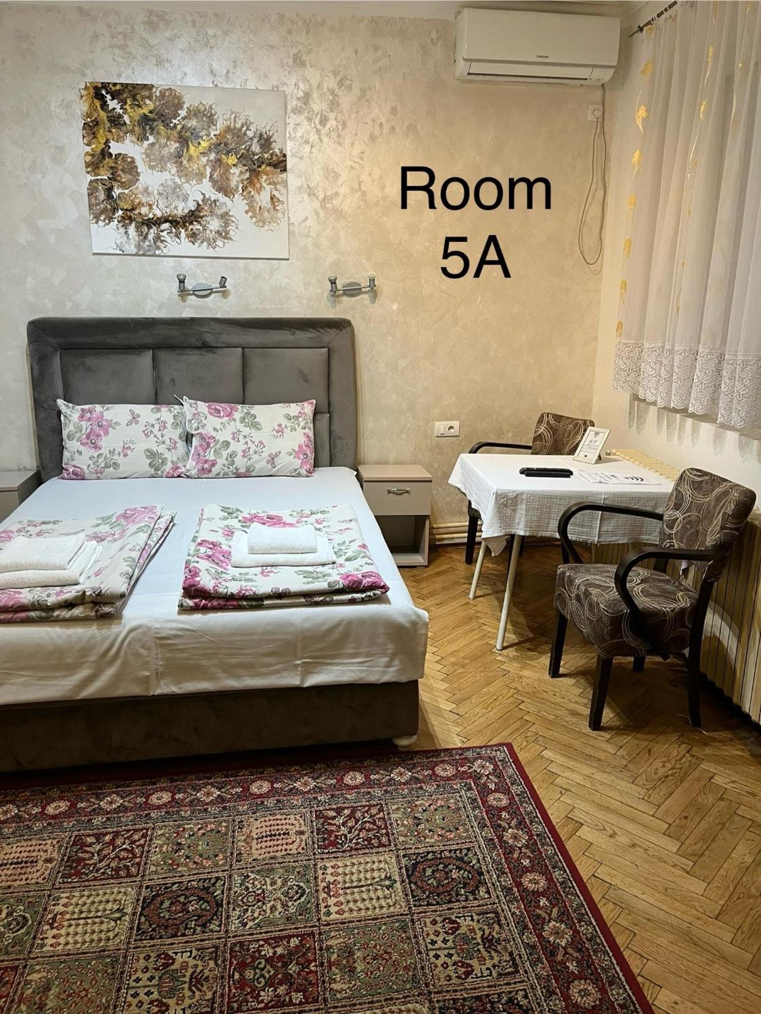 Sobe Sa Sopstvenim Kupatilom Private Rooms Bathroom In Center Novi Sad Ngoại thất bức ảnh